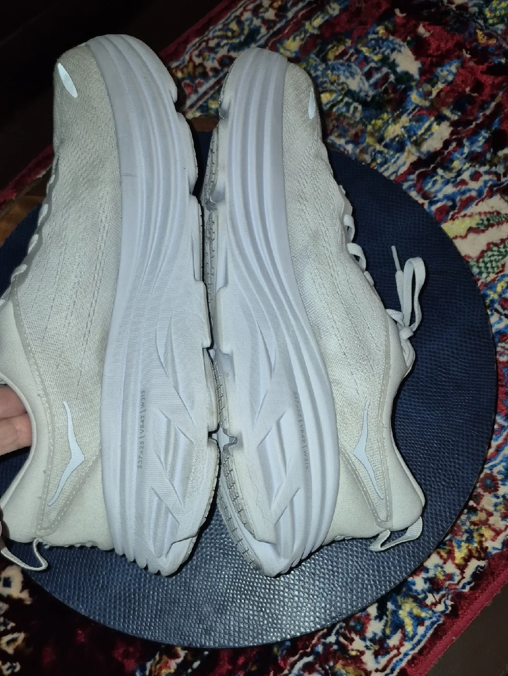 Hoka One One Bondi 8. Mens Sz.11D White Lightweight Running Shoes (#783sho) - Picture 9 of 12